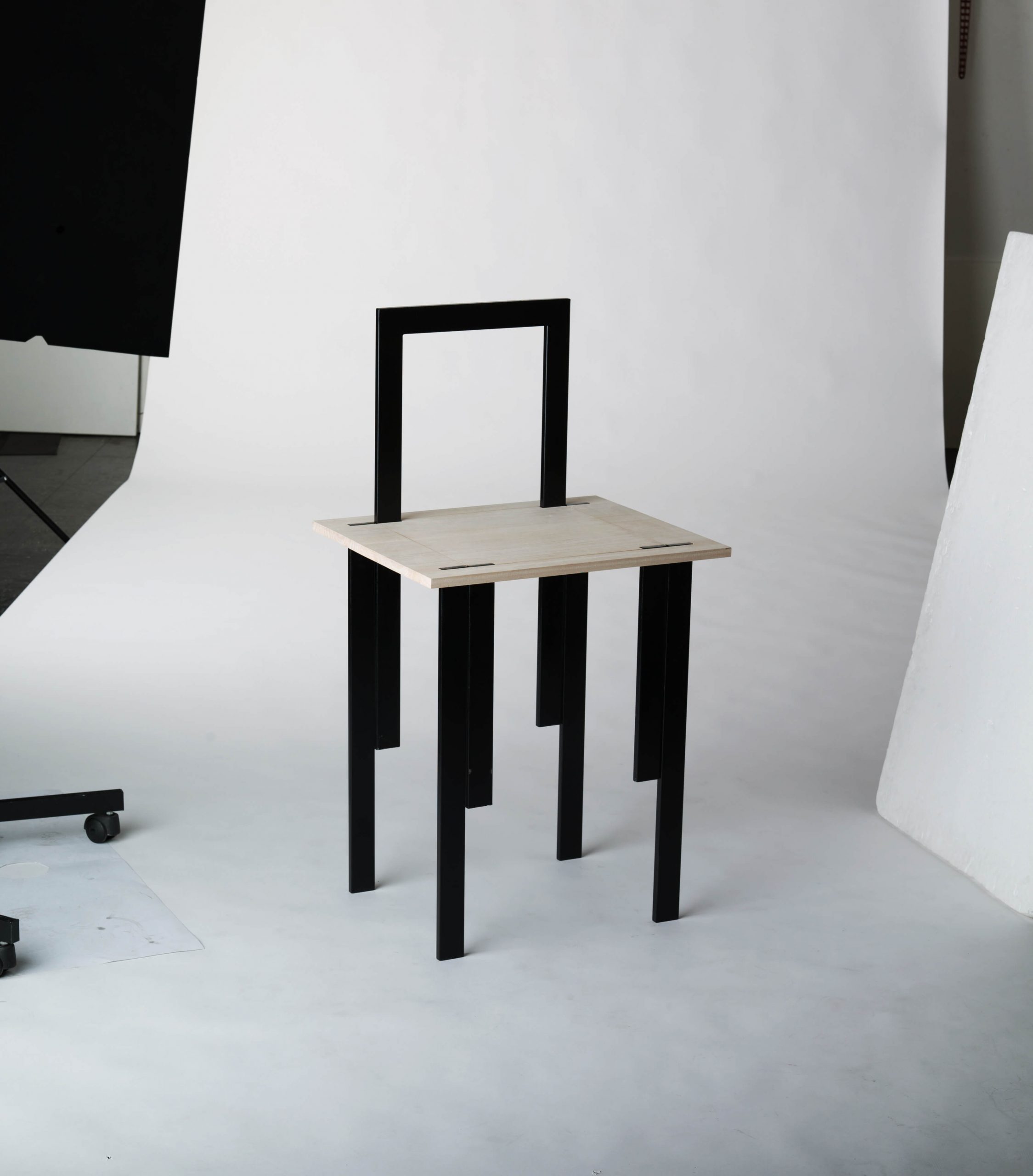 table_and_chair_1_max table_and_chair_1_max